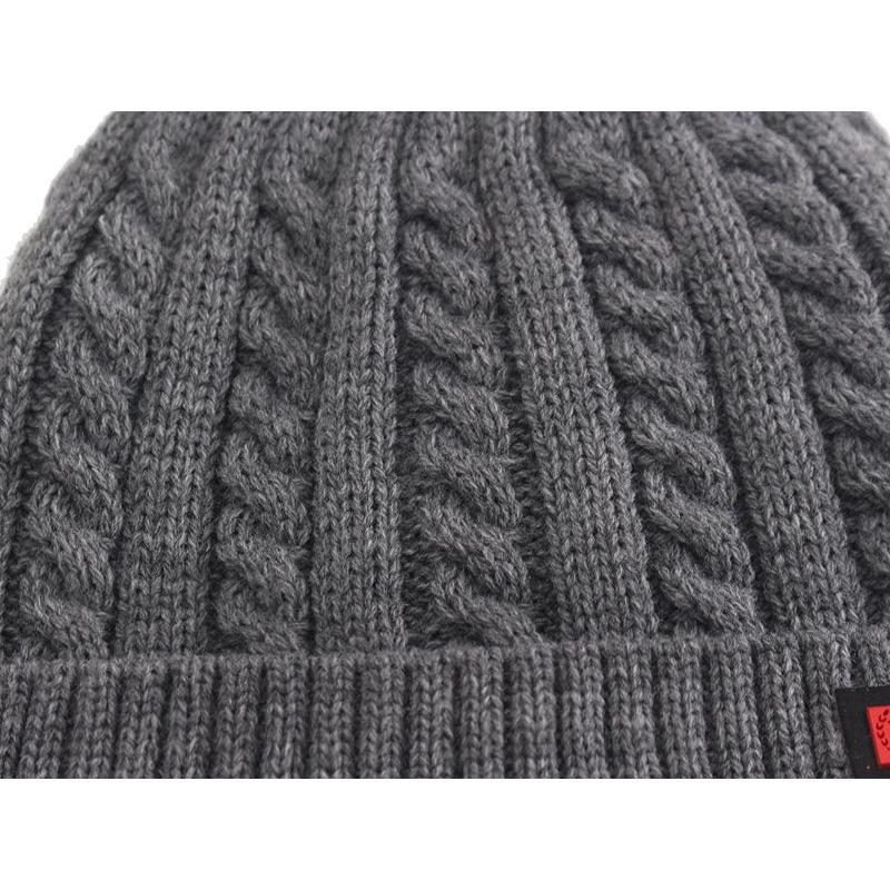 thick beanie showing closeup of pattern 