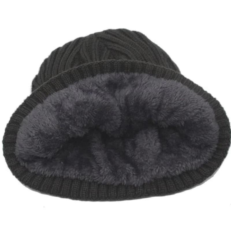 canada beanie showing fur lined of beanie 