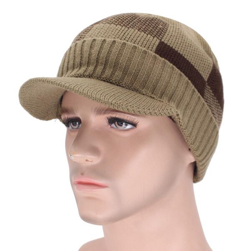 visor beanie in khaki 