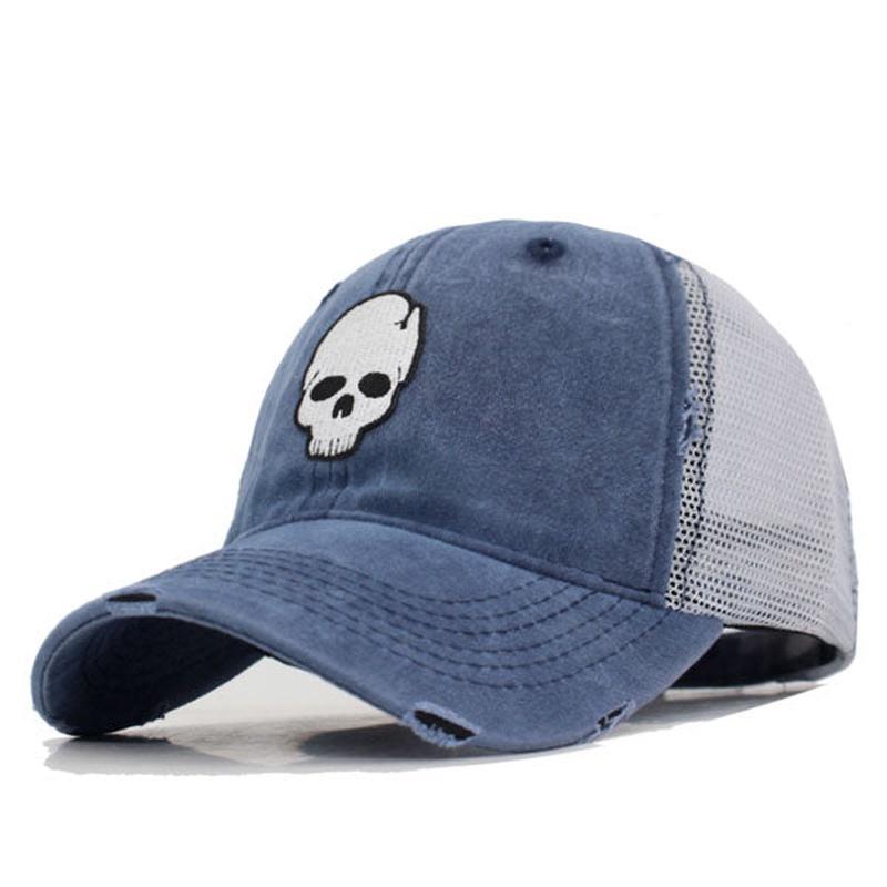 Skull Trucker Hat in blue