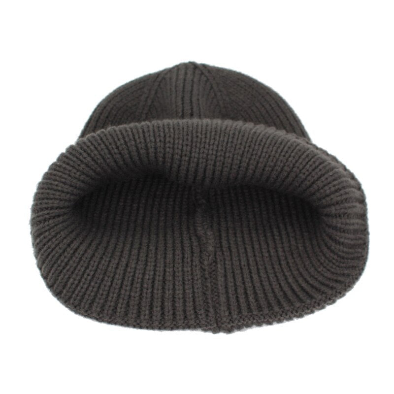 black ribbed beanie showing inside of hat 