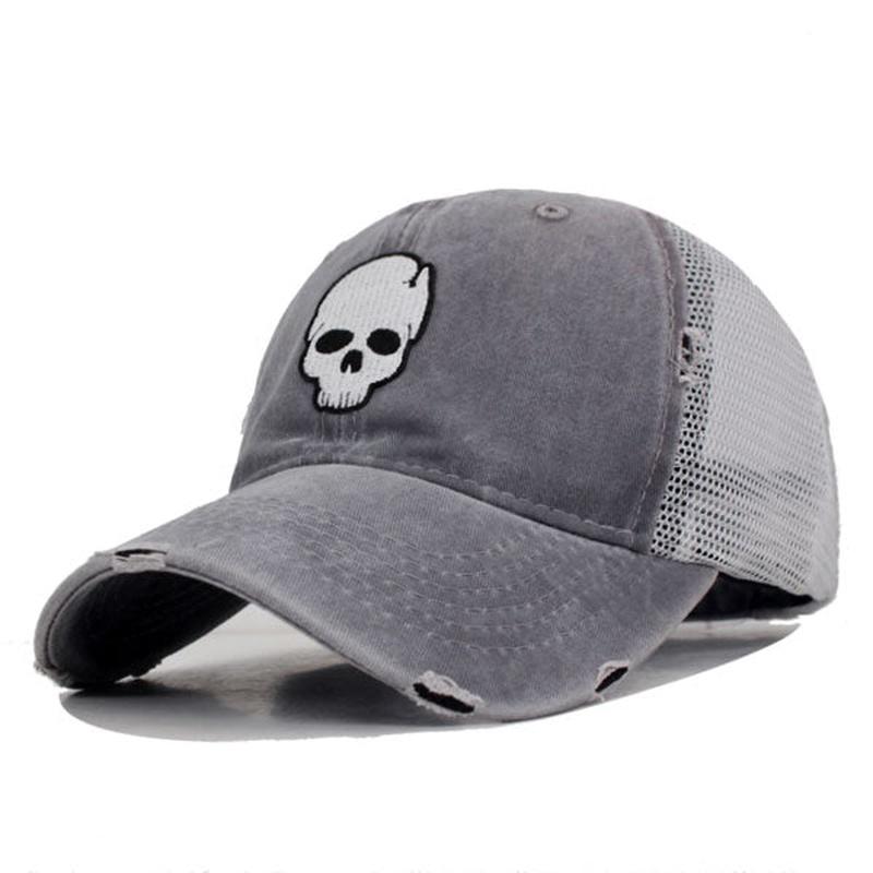 Skull Trucker Hat in gray