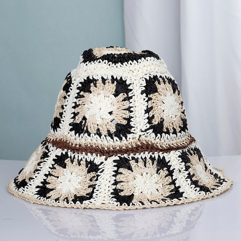 knit bucket hat in black and white 