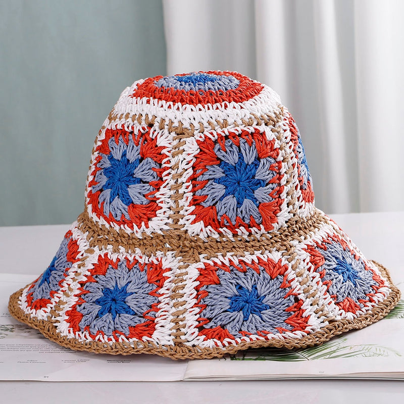 knit bucket hat  in blue and red