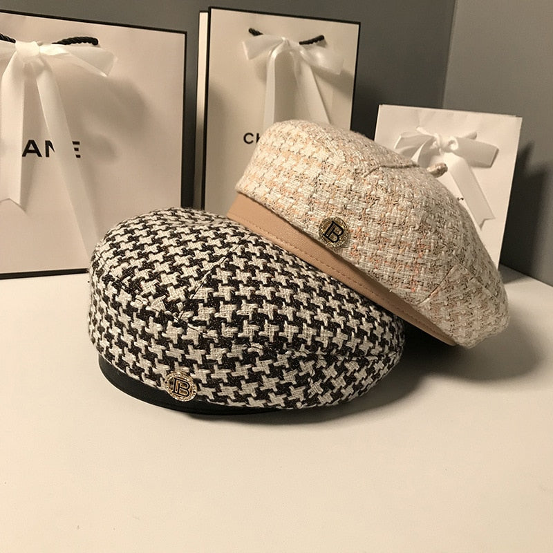 houndstooth beret shown in black and brown colors